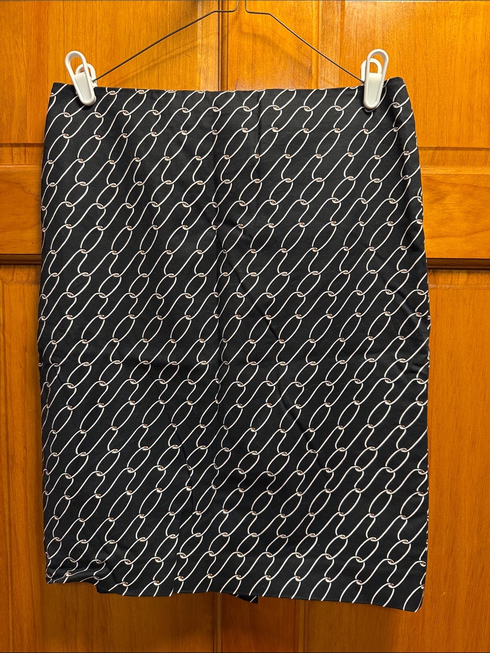 Ann Taylor Factory Black Pencil Skirt with White Chain-Link Print